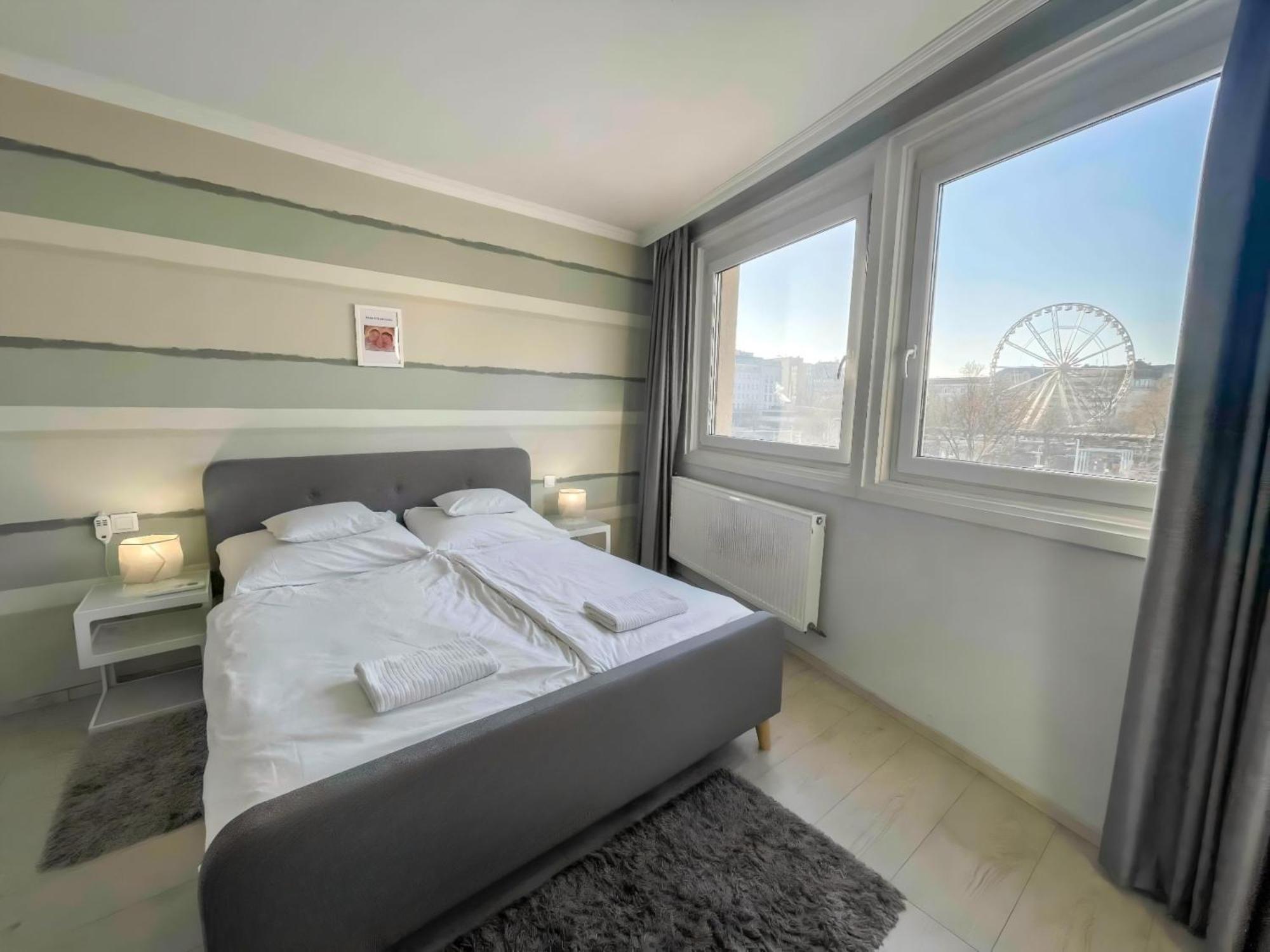 Big Wheel Panoramica Apartment Budapest Bagian luar foto